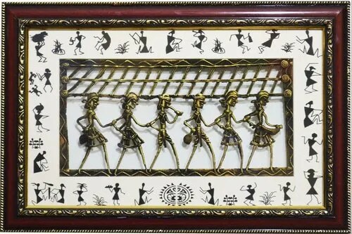 বাড়িতে খানিকটা জায়গা থাকলে ডোকরার ভাস্কর্য দিয়ে আর্ট ইনস্টলেশন করা যায়, যা ঘরের সৌন্দর্য বাড়াবে বহু গুণ।