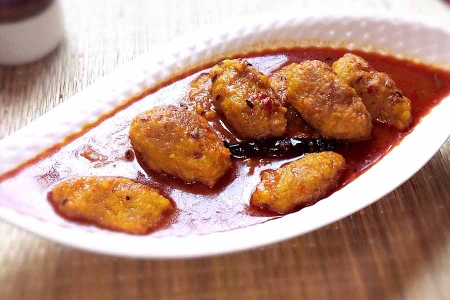 পুজোয় নিরামিষের দিনে বানিয়ে ফেলুন সয়া মুইঠ্যা।