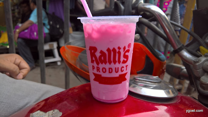 র্যালিজ সিরাপ- মহাত্মা গান্ধী রোডের কাছে জোড়াসাঁকো এলাকায় মকটেল এবং শরবতের এই জনপ্রিয় দোকানটি।