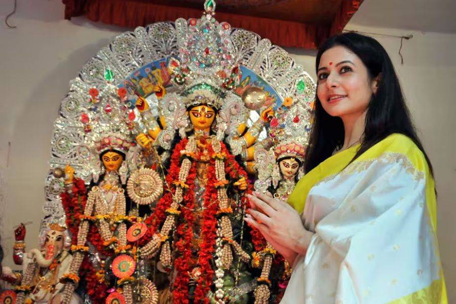 দ্বিতীয় বার মা হচ্ছেন কোয়েল মল্লিক। দেবীপক্ষের প্রথম দিনেই সুখবর দিলেন টলিউডের অভিনেত্রী।