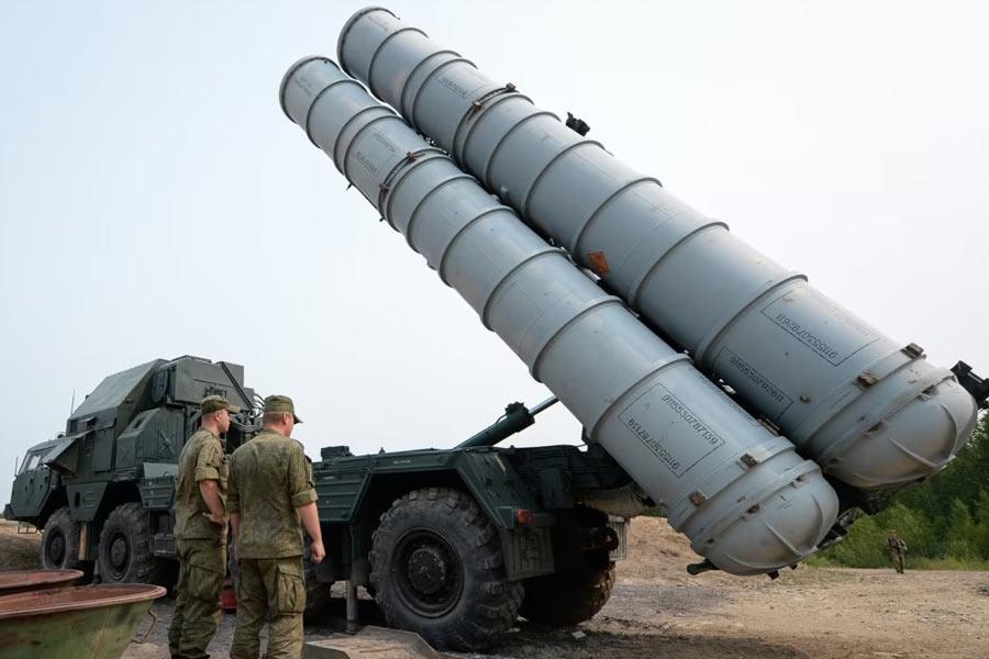 Iranian arsenal vs Israel tiered missile defence systems which countries have better firepower 