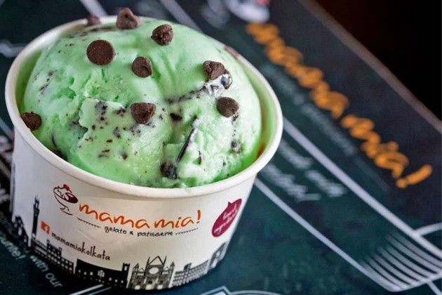 মাম্মা মিয়া: বিদেশি এই আইসক্রিম প্রস্তুতকারক সংস্থা ভারতবর্ষ খুব জনপ্রিয় হয়েছে। তাদের সম্ভারে ব্লুবেরি চিজ কেক, বেলজিয়াম ডার্ক চকোলেটের মতো সুস্বাদ অনেকেরই খুব পছন্দের। 