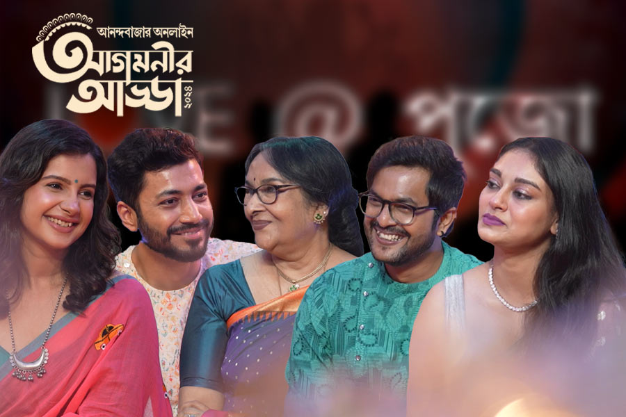 Mamata Shankar, Rohan, Bibriti, Angana and Sourav talk about love at the time Durga Puja on the stage of Agomonir Adda 2024 dgtlx