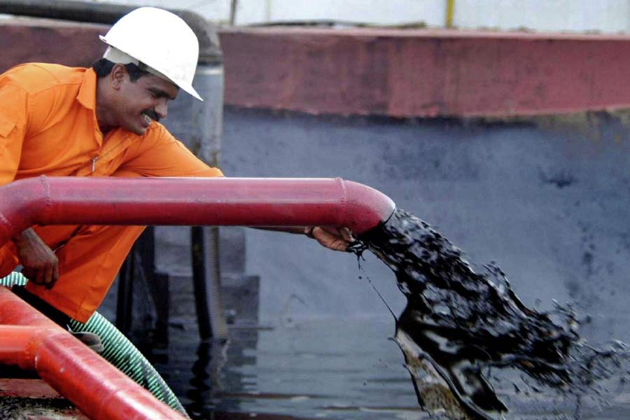 Crude oil to stock Market Iran Israel war impact on Indian economy know the details 