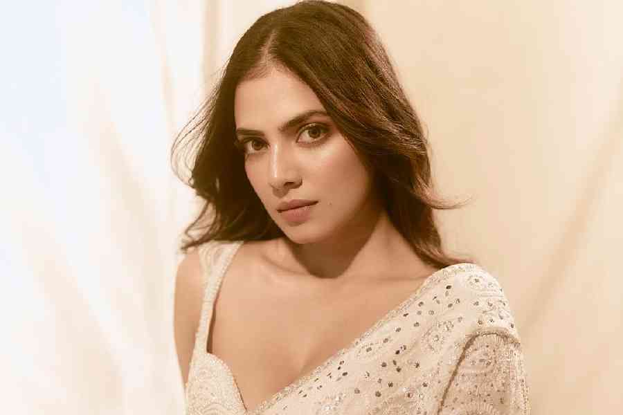 Meet Malavika Mohanan, who is Vicky Kaushal’s rumoured girlfriend, was once scolded for greeting Shah Rukh Khan 