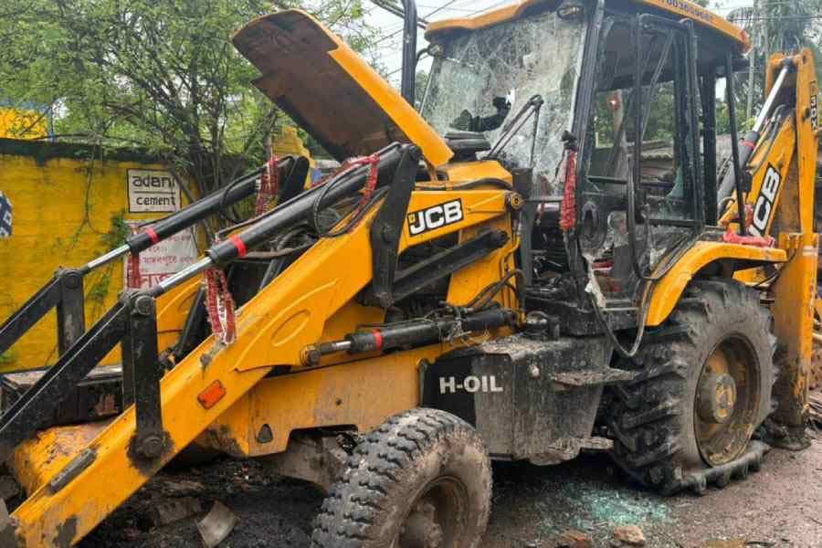 road repairing work started at the accident site in Bansdroni