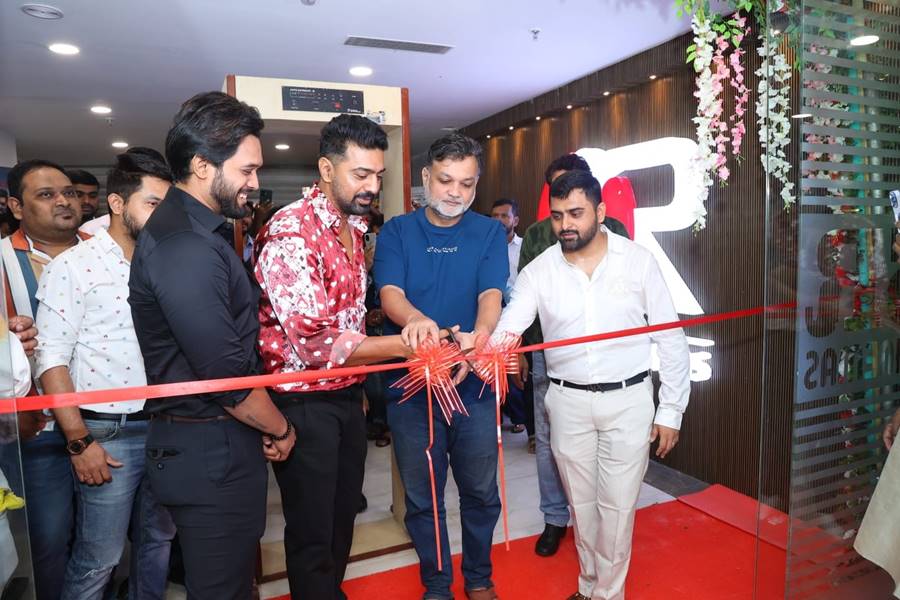 Image Of Srijit Mukherji, Dev, Satadeep Saha