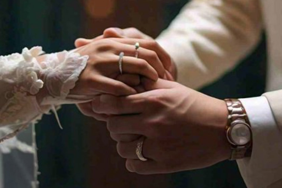 Young women in Indonesia are entering into short-term marriages with male tourists