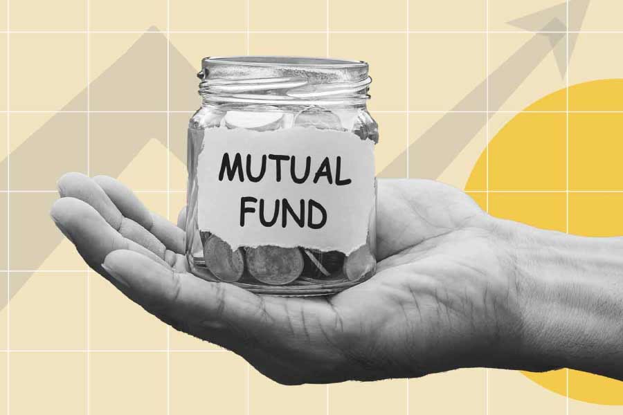 Active and passive mutual funds know differences and benefits 