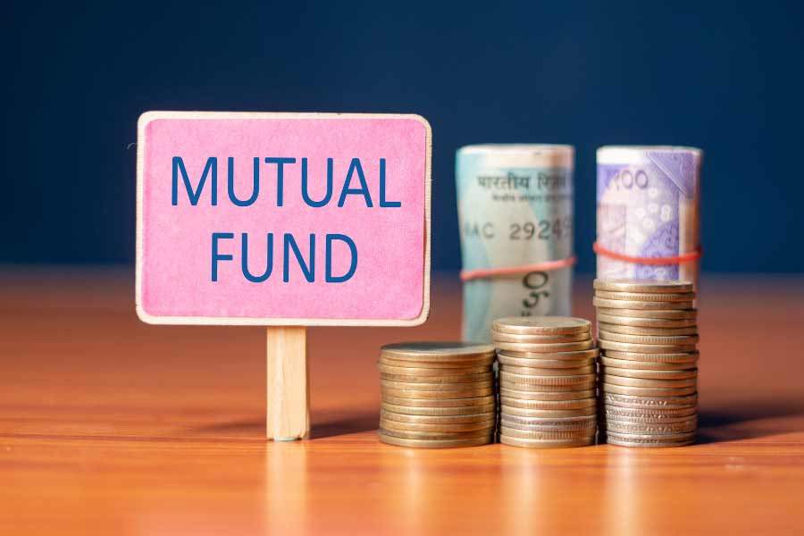 Active and passive mutual funds know differences and benefits 