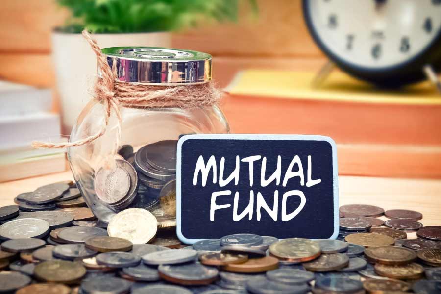 Active and passive mutual funds know differences and benefits 