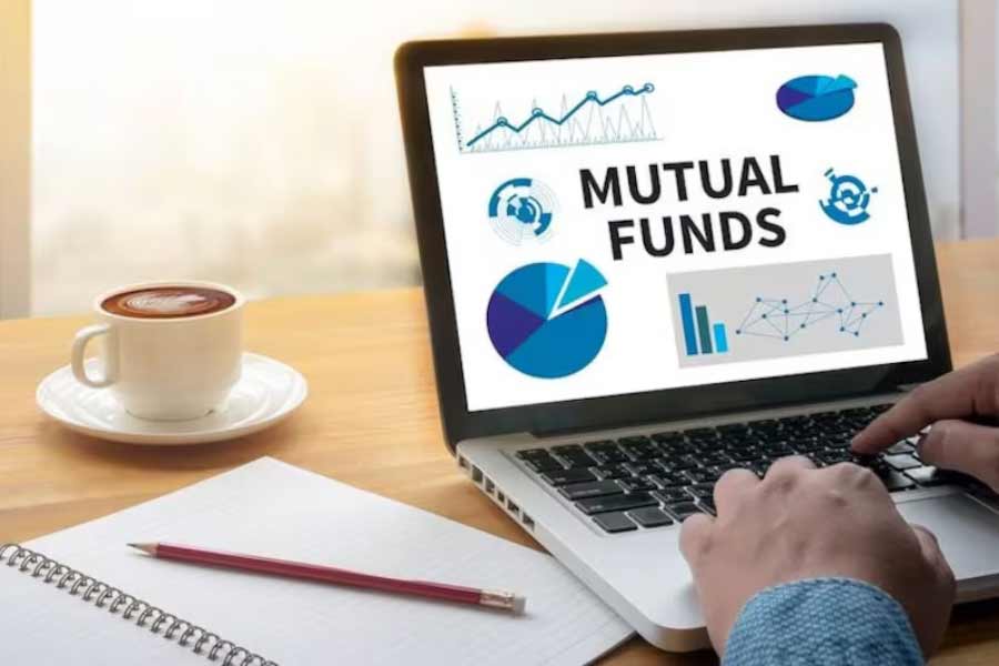 Active and passive mutual funds know differences and benefits 