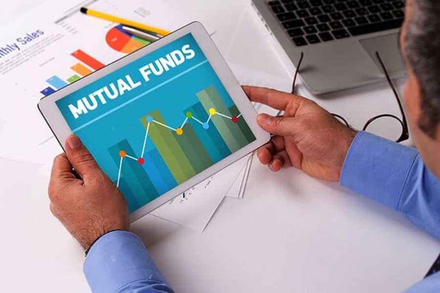 Active and passive mutual funds know differences and benefits 