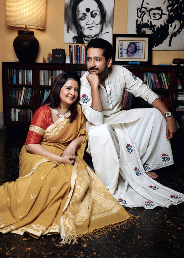 পুজোর পরেই আবার কাজে মন দেবেন দু’জনে। তাই এই অবসরে বেড়াতে যাওয়ার পরিকল্পনা রয়েছে পরম-পিয়ার। নবমীতেই বেড়াতে যাচ্ছেন দম্পতি। আর তার মাঝে নিজেদের বেঁধে রাখবেন গান-বাজনায়।