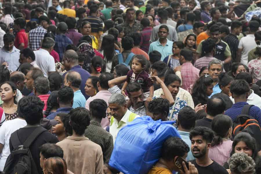 What to do if your child goes missing in crowd during pandal hopping, tips for parents