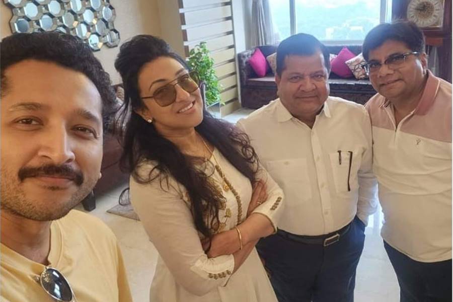 Image Of Parambrata Chatterjee, Rituparna Sengupta, Pradip Curiwal, Pawan Kanoria