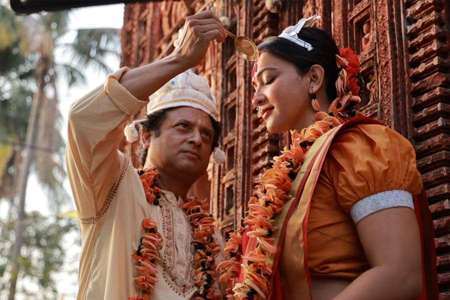 Review of the Bengali movie Bohurupi