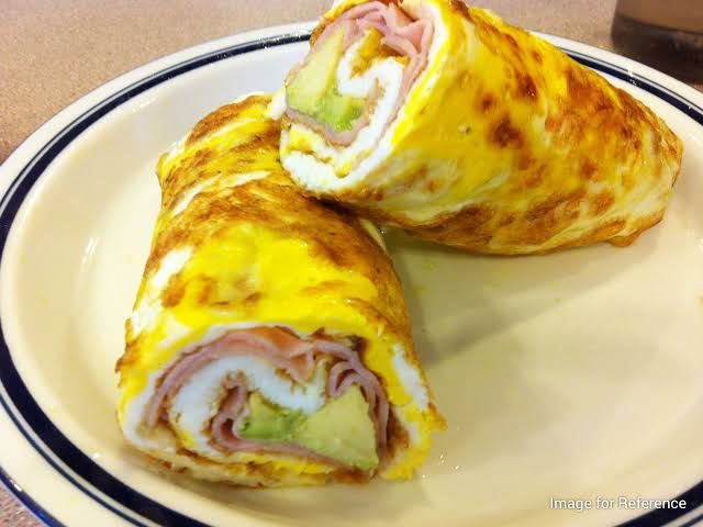 ক্যাম্পারি: রাসবিহারী অ্যাভিনিউয়ে গড়িয়াহাট মোড়ের কাছাকাছি এই রেস্তরাঁ মূলত রোলের জন্যই বিখ্যাত। পুজোর ভিড়ে ঠাকুর দেখতে দেখতে ক্লান্ত হয়ে গেলে ক্যাম্পারির স্পেশাল চিকেন রোলে খিদে মিটুক না হয়!