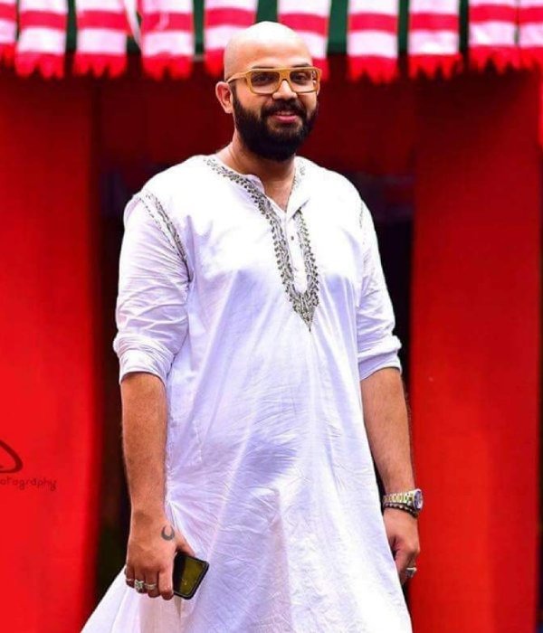 অভিষেক রায়।