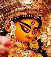 শিবের নির্দেশে দেবী পার্বতী এক উগ্র রূপ ধারণ করেন। তিনি দুর্গম অসুরের সঙ্গে যুদ্ধ ঘোষণা করেন। 