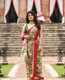 আরজি কর-কাণ্ডের কথা মনে পড়লেই মন খারাপ হয়ে আসে শ্রাবন্তীর। তবে কিছু মানুষের রোজগারের কথা মাথায় রেখেই উৎসবে শামিল হওয়ার কথা বলছেন অভিনেত্রী। 