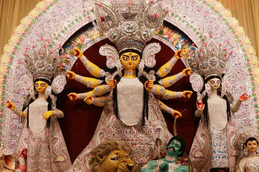 When is Durga Puja in 2025