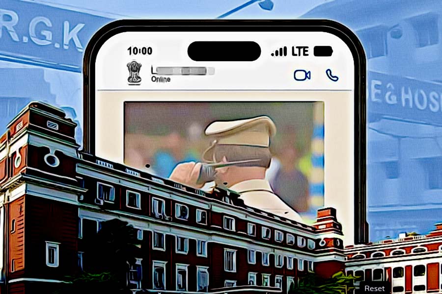 RG Kar Incident: Many Kolkata Police Officers changed their WhatsApp DP Soon After CBI Submits Charge sheet