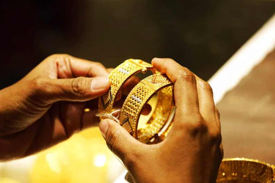 Gold and Crude Oil rate advanced in opposite directions since one year of Israel Hamas war