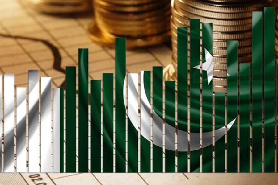 Pakistan stock market makes new record amid global market falls 