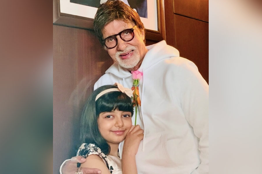 Image of Amitabh Bachchan and Aaradhya