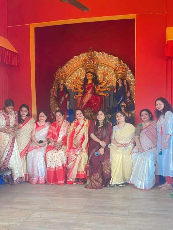বাড়ির পুজোতে সুদীপা।