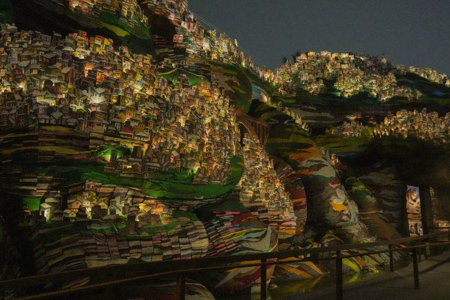 পাহাড় এবং জনবসতি 