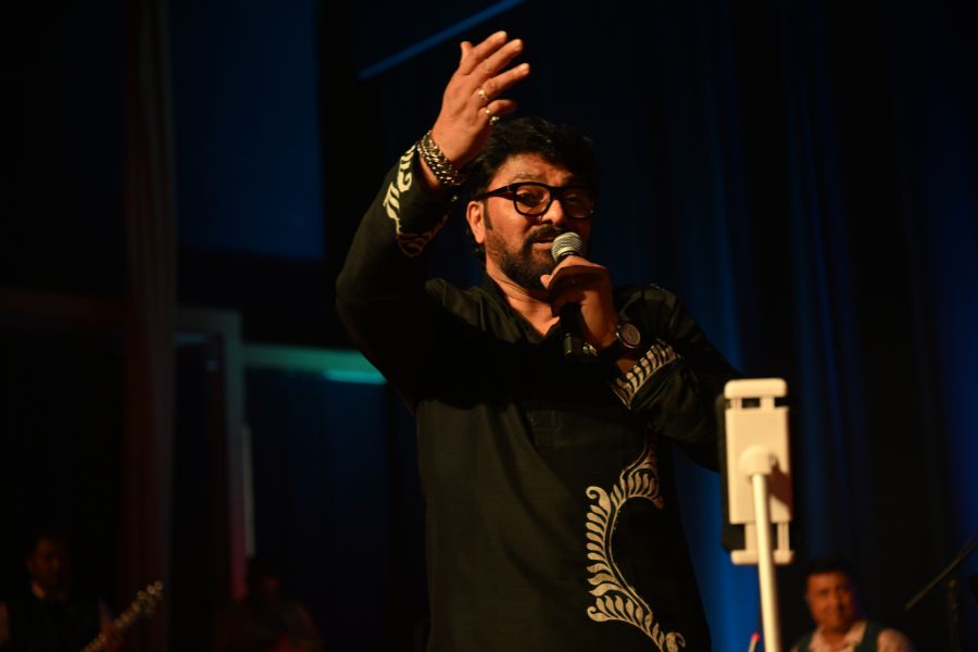 সাংস্কৃতিক অনুষ্ঠানে বাবুল সুপ্রিয় 