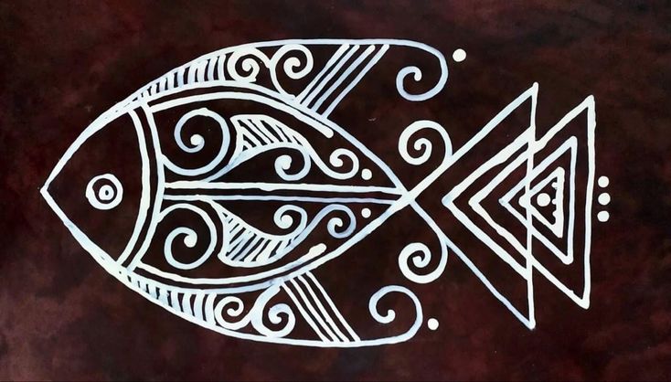 মাছ এবং অন্যান্য মোটিফ দিয়ে আল্পনা সাধারণত প্রধান দরজার কাছাকাছি আঁকা হয়। 