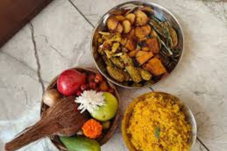 দেবীকে লোহার বাসনে ভোগ নিবেদন করবেন না। 