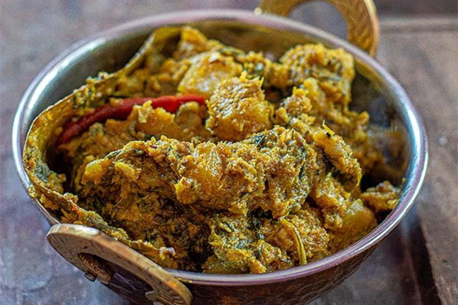 খিচুড়ি থাকবে আর লাবড়া থাকবে না, তা-ও কি হয়? এই পুজোয় তাই বিভিন্ন সবজি সহযোগে লাবড়া রাখতেই হবে। 