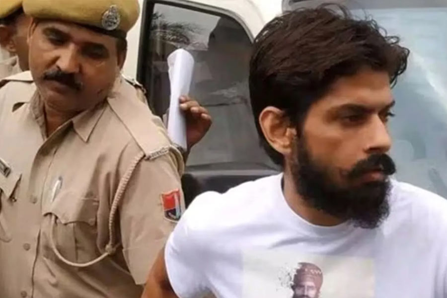 Lawrence Bishnoi gang comprise with 700 shooters why they want to kill Salman Khan 