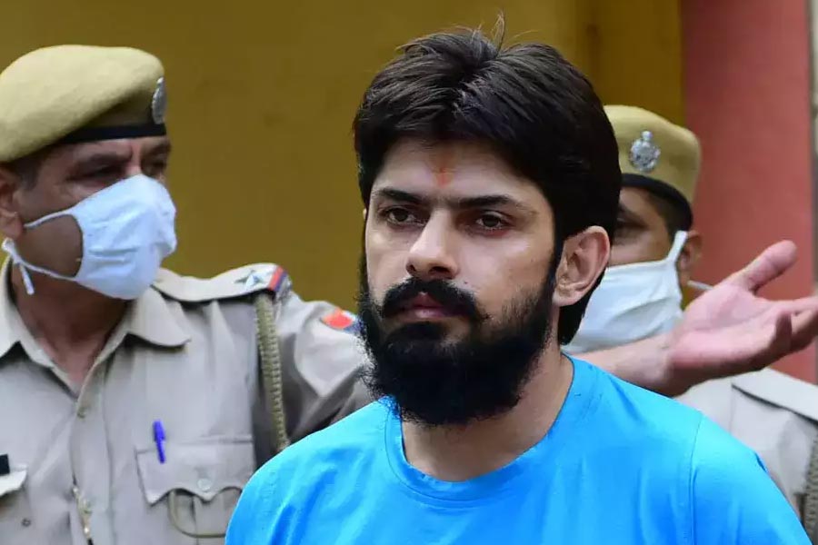 Lawrence Bishnoi gang comprise with 700 shooters why they want to kill Salman Khan 