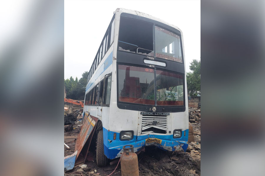 The last double-decker bus will be preserved by the transport department