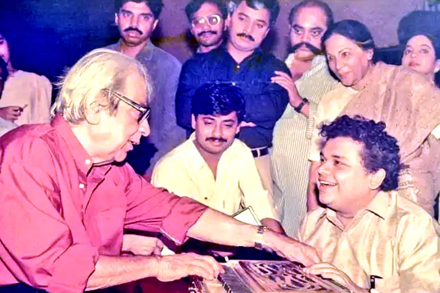 Veteran comedian Atul Parchure who worked with Shah Rukh Khan and Salman Khan, passes away 