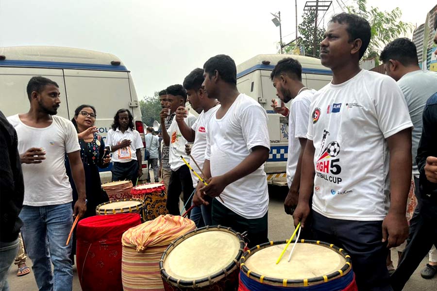 দ্রোহের কার্নিভাল।