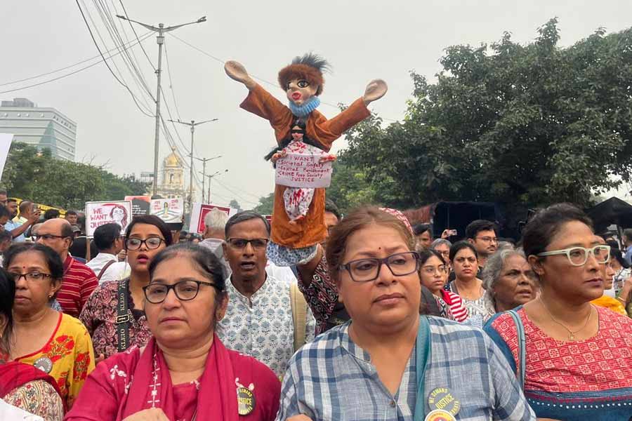 মিছিলের দৃশ্য।