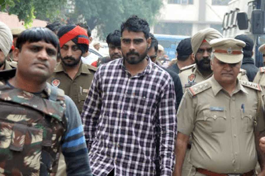 According to report who are on hit list of Gangster Lawrence Bishnoi 