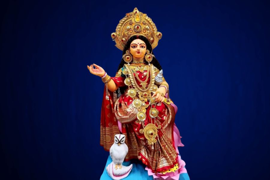 শস্য সম্পদের দেবী বলে ভাদ্র সংক্রান্তি, পৌষ সংক্রান্তি, চৈত্র সংক্রান্তিতে এবং কোজাগরী পূর্ণিমা ও দীপাবলিতে দেবী লক্ষ্মীর আরাধনা করা হয়ে থাকে।