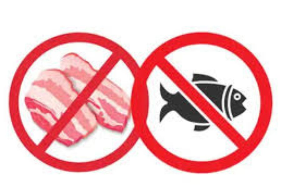 এই দিনে আমিষ খাবার খাওয়া উচিত নয়। 