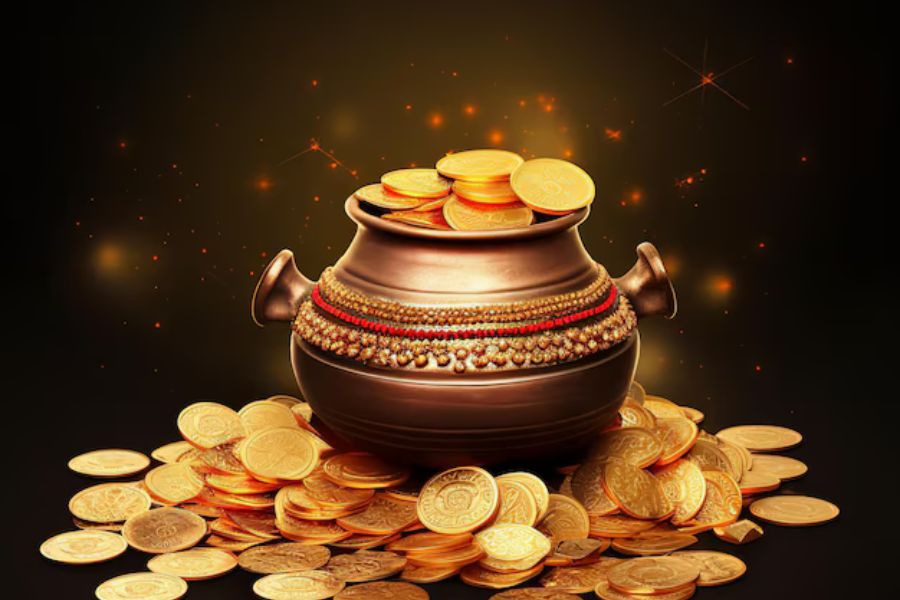 সম্পদ বৃদ্ধির জন্য এবং জীবনে সুখ আনতে চাই মা লক্ষ্মীর আশীর্বাদ। কোজাগরীর রাতে তার জন্য বিশেষ পুজো ও প্রার্থনা করতে হয়।