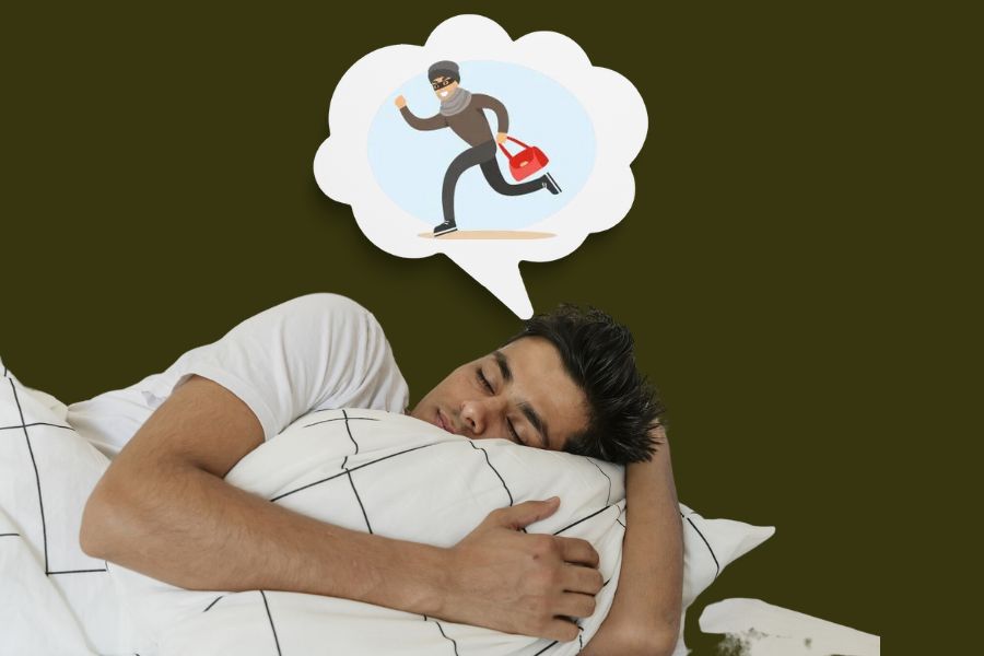 যদি আপনি স্বপ্নে দেখেন যে আপনার বাড়িতে চুরি হয়ে গেছে, বা আপনার জামা প্যান্টের পকেট ফুটো হয়ে গেছে, তাহলে এটি অশুভ লক্ষণ। এই স্বপ্ন নিকট ভবিষ্যতে আপনার আর্থিক ক্ষতির কথা বলে। এই অবস্থায় বুঝে-শুনে খরচ করুন এবং নিজের বাড়ির সুরক্ষা ব্যবস্থা ভালো করুন। এই প্রতিবেদনটি ‘আনন্দ উৎসব’ ফিচারের একটি অংশ।