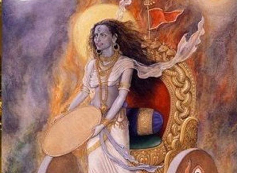 এমন কি অলক্ষ্মীর মূর্তিকেও ঘরের ভিতরে আনা হয় না, ঘরের বাইরেই এক কোণে রাখা হয়। যেখানে হিংসা, ঝগড়া, অহংকার, দর্প ইত্যাদি থাকে সেখানেই অলক্ষ্মী বাস করে বলে বলা হয়ে থাকে।