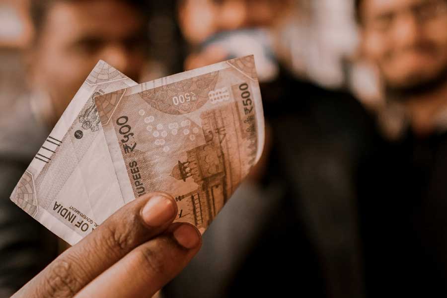 Delhi is in financial crisis as extra spending indicates they can fall into revenue deficit 