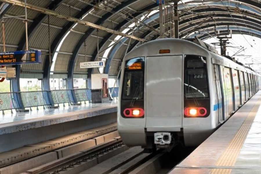 Delhi is in financial crisis as extra spending indicates they can fall into revenue deficit 